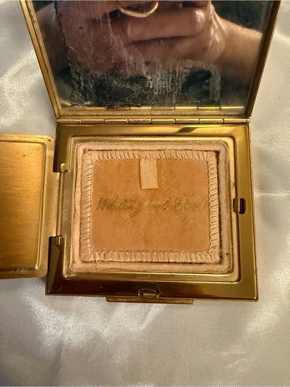 Vintage Whiting & Davis Powder Compact